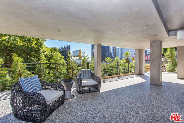 1413 Queens Road, Los Angeles, CA 90069
