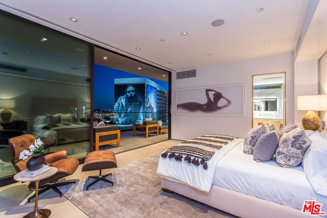 1413 Queens Road, Los Angeles, CA 90069