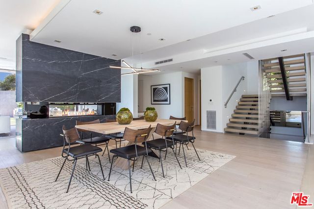 1413 Queens Road, Los Angeles, CA 90069