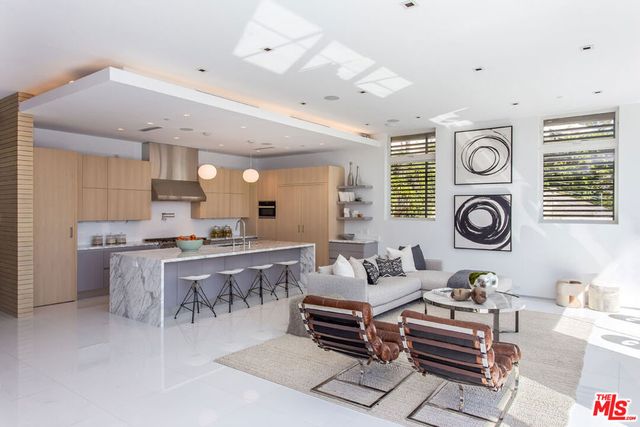 1413 Queens Road, Los Angeles, CA 90069