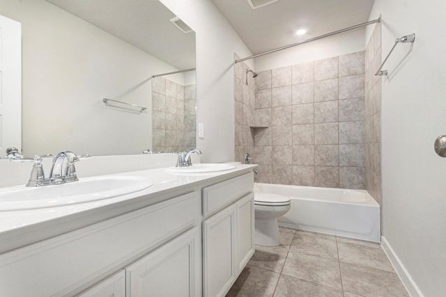 8606 Treetop Heights Drive, Baytown, TX 77523
