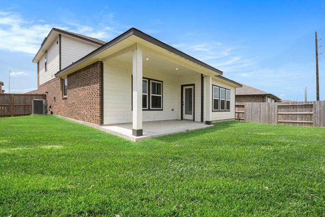 8606 Treetop Heights Drive, Baytown, TX 77523