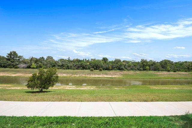 8606 Treetop Heights Drive, Baytown, TX 77523