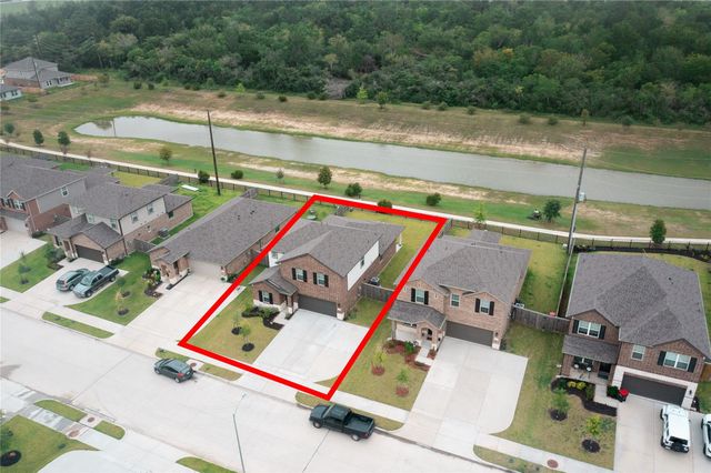 8606 Treetop Heights Drive, Baytown, TX 77523