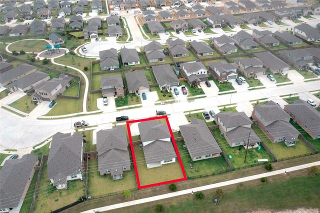 8606 Treetop Heights Drive, Baytown, TX 77523