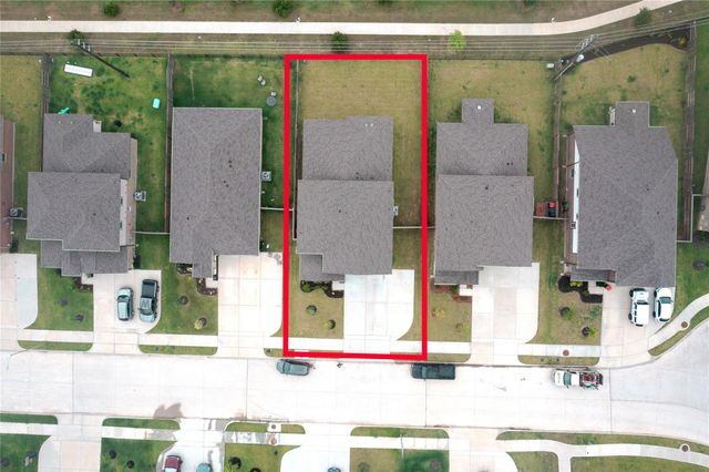 8606 Treetop Heights Drive, Baytown, TX 77523
