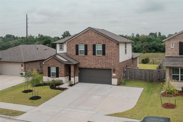 8606 Treetop Heights Drive, Baytown, TX 77523