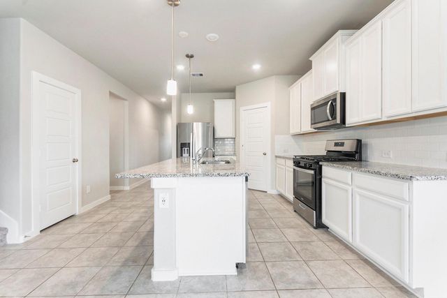 8606 Treetop Heights Drive, Baytown, TX 77523