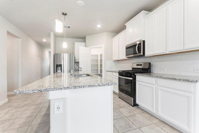 8606 Treetop Heights Drive, Baytown, TX 77523