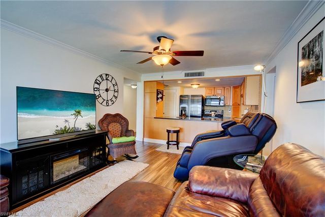 1900 Clifford ST 303, Fort Myers, FL 33901