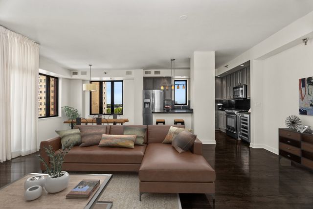 3232 N Halsted Street D812, Chicago, IL 60657