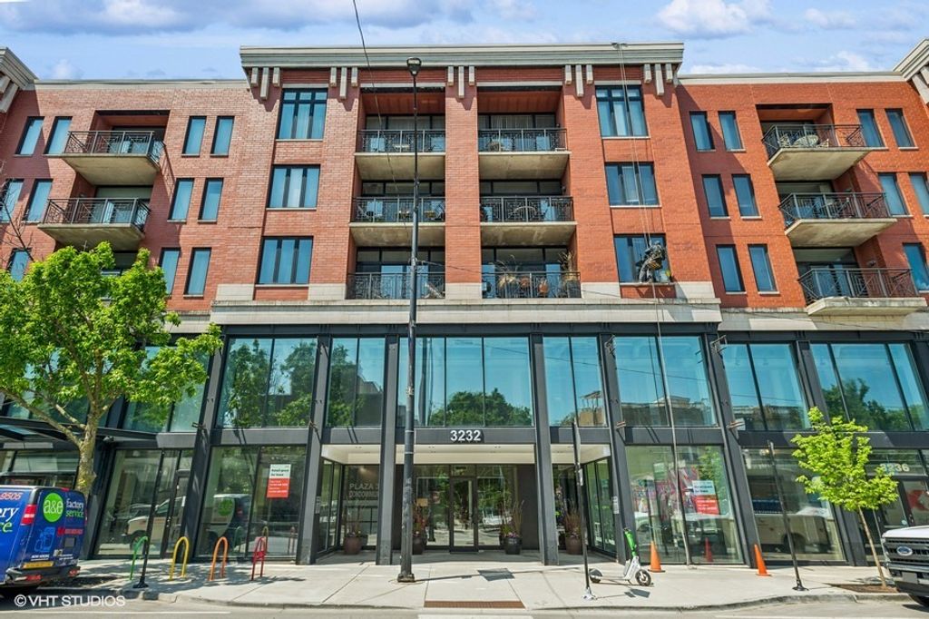 3232 N Halsted Street D812, Chicago, IL 60657