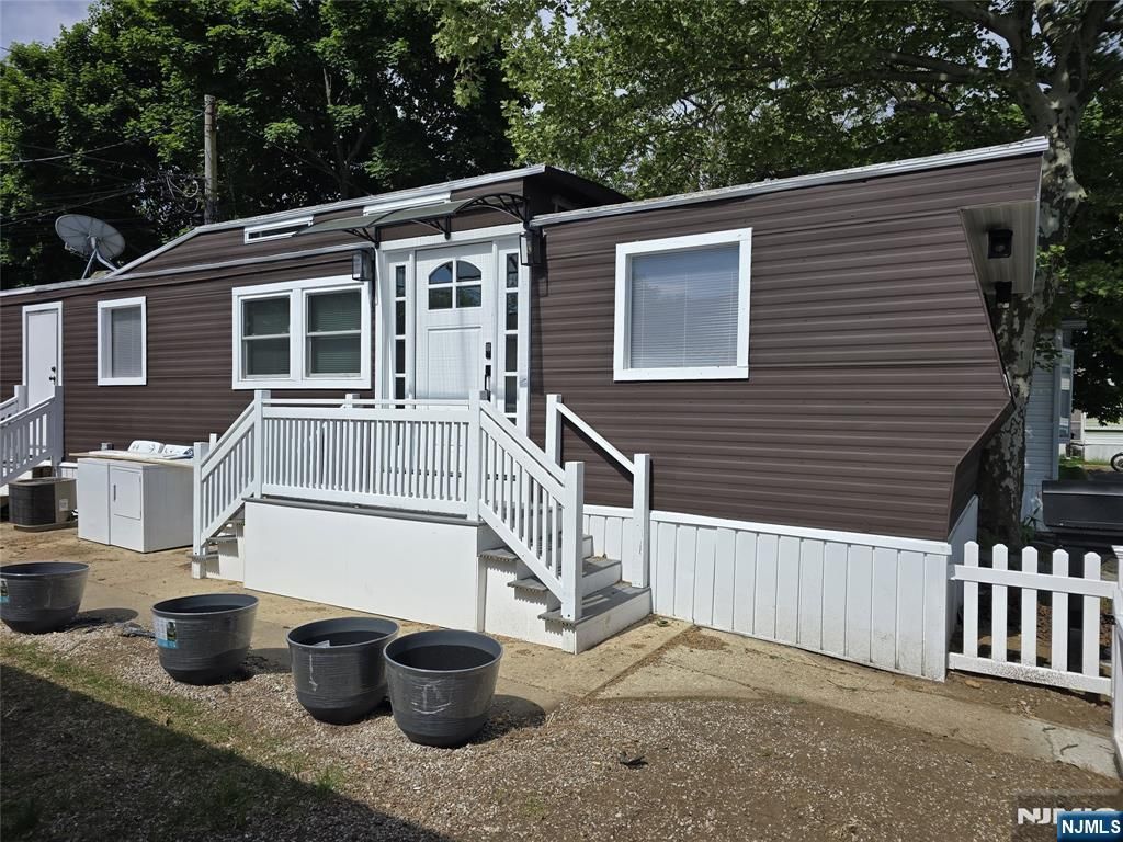 9 Monique Circle, Hazlet, NJ 07730