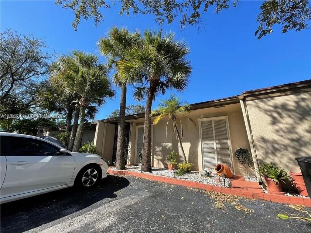 8317 Balgowan Rd 0, Miami Lakes, FL 33016