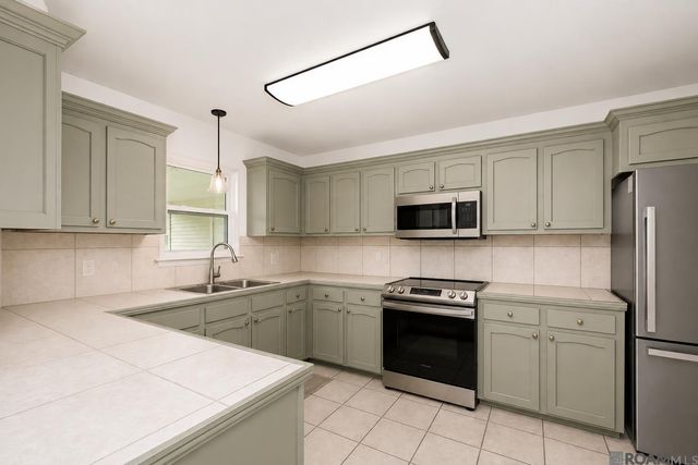 13056 Cypress Gold Dr, St Amant, LA 70774