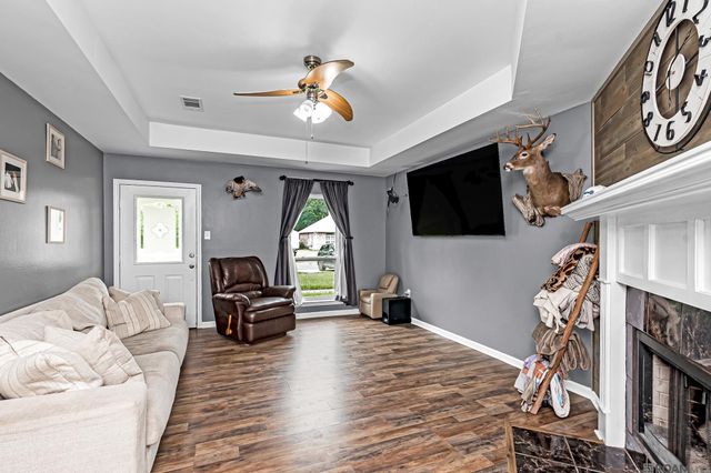13056 Cypress Gold Dr, St Amant, LA 70774