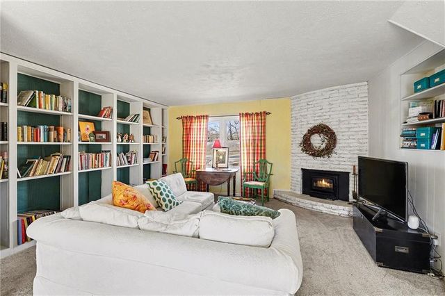 9451 Connell Drive, Overland Park, KS 66212