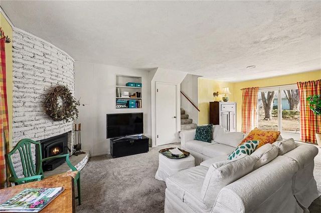 9451 Connell Drive, Overland Park, KS 66212