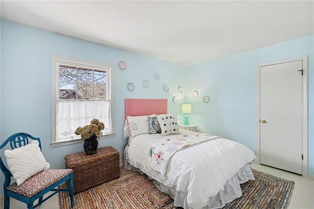 9451 Connell Drive, Overland Park, KS 66212