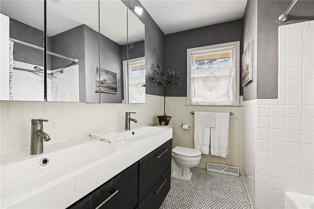 9451 Connell Drive, Overland Park, KS 66212