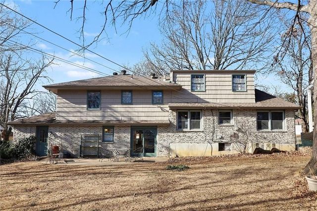 9451 Connell Drive, Overland Park, KS 66212