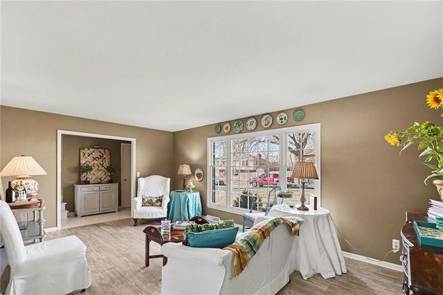 9451 Connell Drive, Overland Park, KS 66212