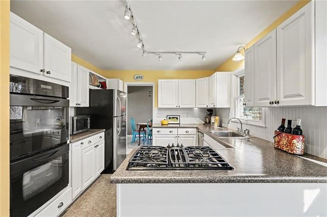 9451 Connell Drive, Overland Park, KS 66212