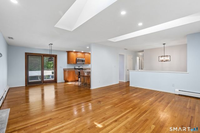 6 Sky Edge Lane, Bethel, CT 06801