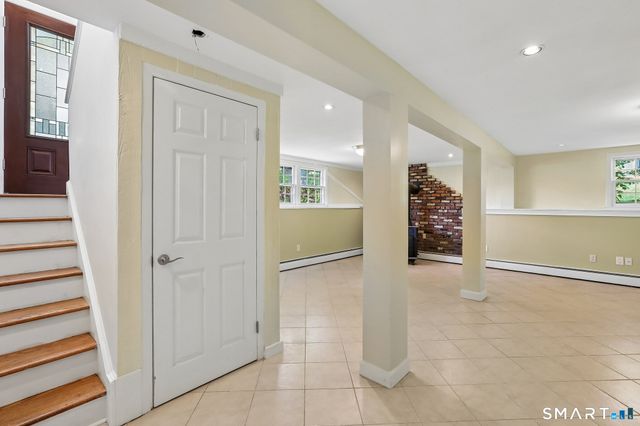 6 Sky Edge Lane, Bethel, CT 06801