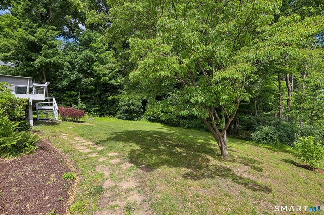 6 Sky Edge Lane, Bethel, CT 06801