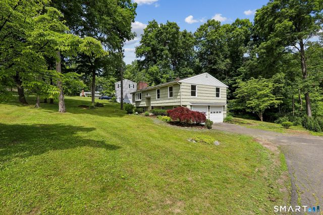 6 Sky Edge Lane, Bethel, CT 06801