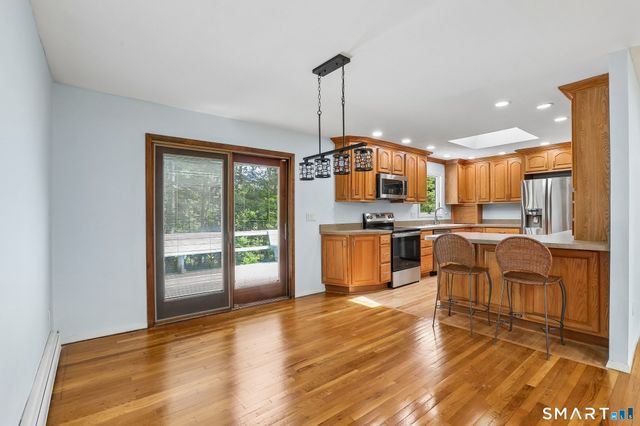 6 Sky Edge Lane, Bethel, CT 06801