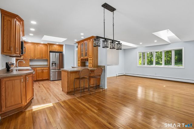 6 Sky Edge Lane, Bethel, CT 06801
