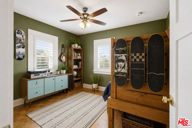 933 Walnut Avenue, Long Beach, CA 90813
