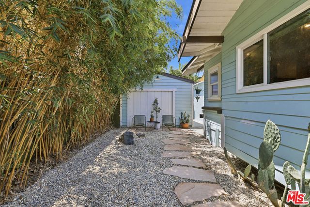 933 Walnut Avenue, Long Beach, CA 90813