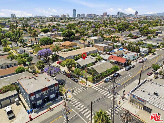 933 Walnut Avenue, Long Beach, CA 90813