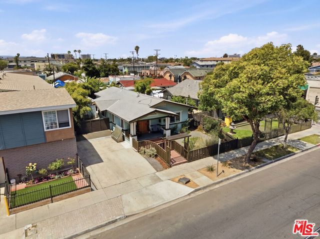 933 Walnut Avenue, Long Beach, CA 90813