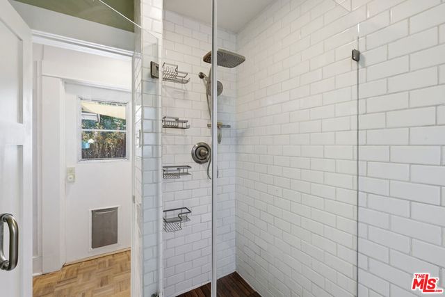 933 Walnut Avenue, Long Beach, CA 90813