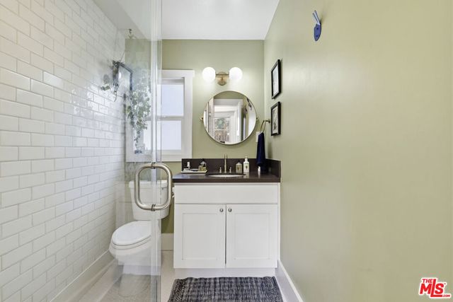 933 Walnut Avenue, Long Beach, CA 90813