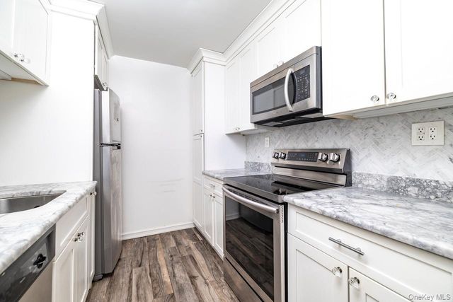 90 S Park Avenue B3, Rockville Centre, NY 11570