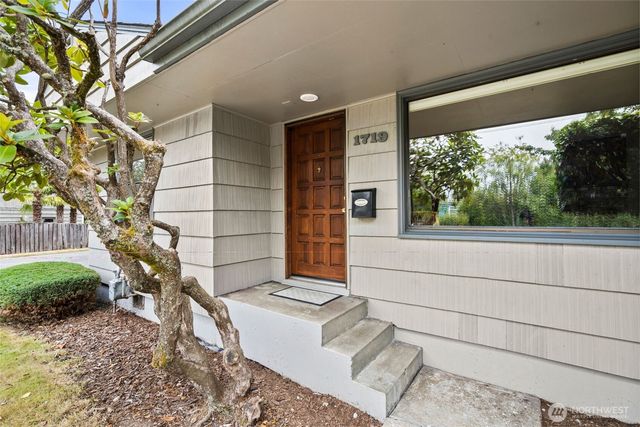 1719 8th Avenue SW, Olympia, WA 98502