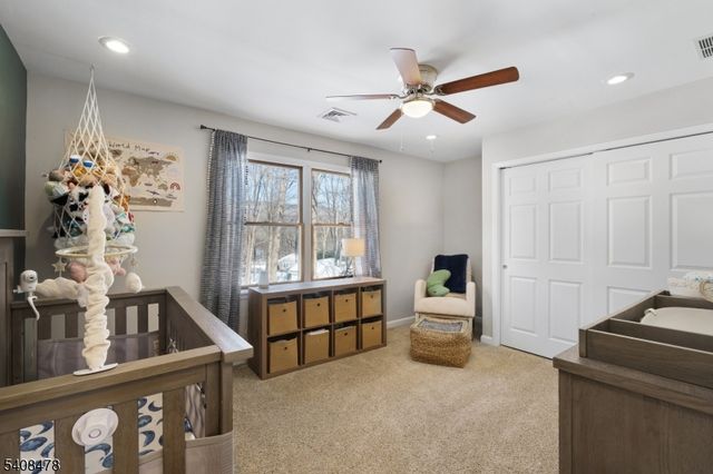 24 Plaza Dr, Hampton Twp., NJ 07860