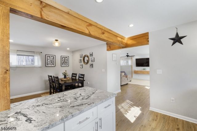 24 Plaza Dr, Hampton Twp., NJ 07860