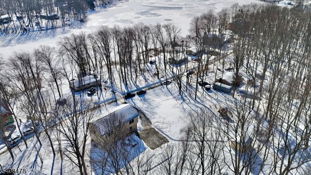 24 Plaza Dr, Hampton Twp., NJ 07860