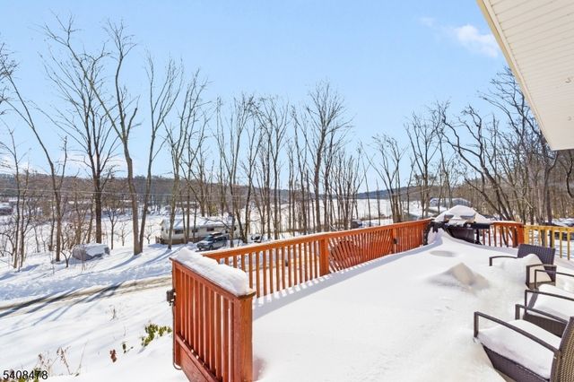 24 Plaza Dr, Hampton Twp., NJ 07860