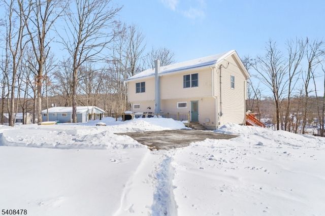 24 Plaza Dr, Hampton Twp., NJ 07860