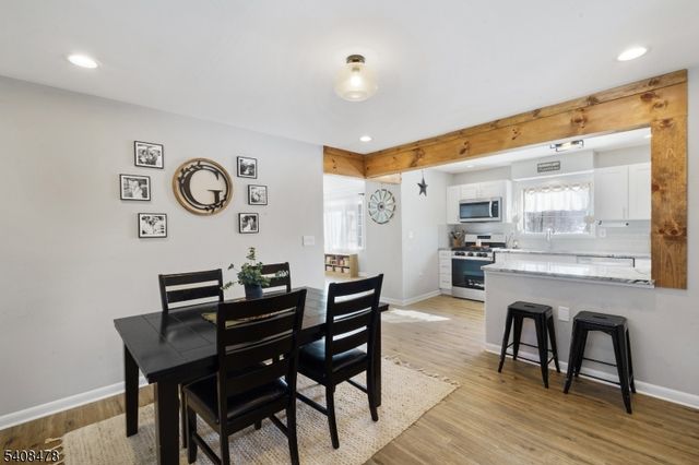 24 Plaza Dr, Hampton Twp., NJ 07860