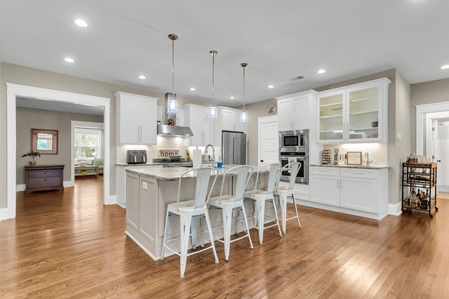 211 E Richardson Avenue, Summerville, SC 29483