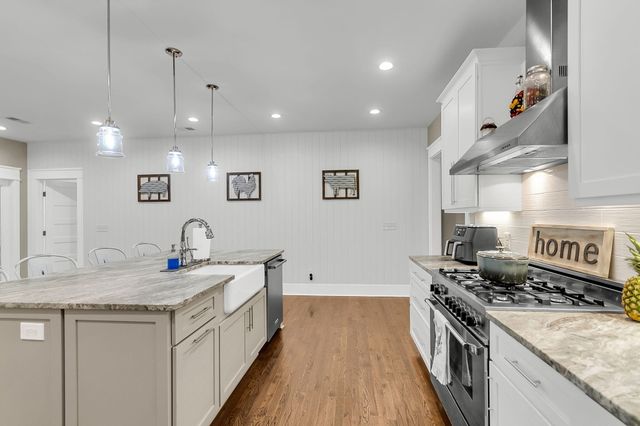 211 E Richardson Avenue, Summerville, SC 29483