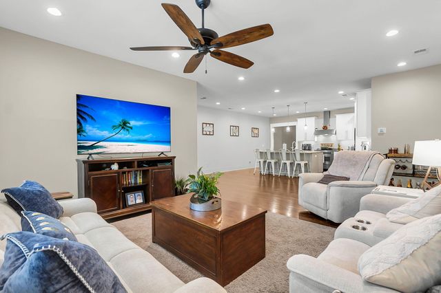 211 E Richardson Avenue, Summerville, SC 29483